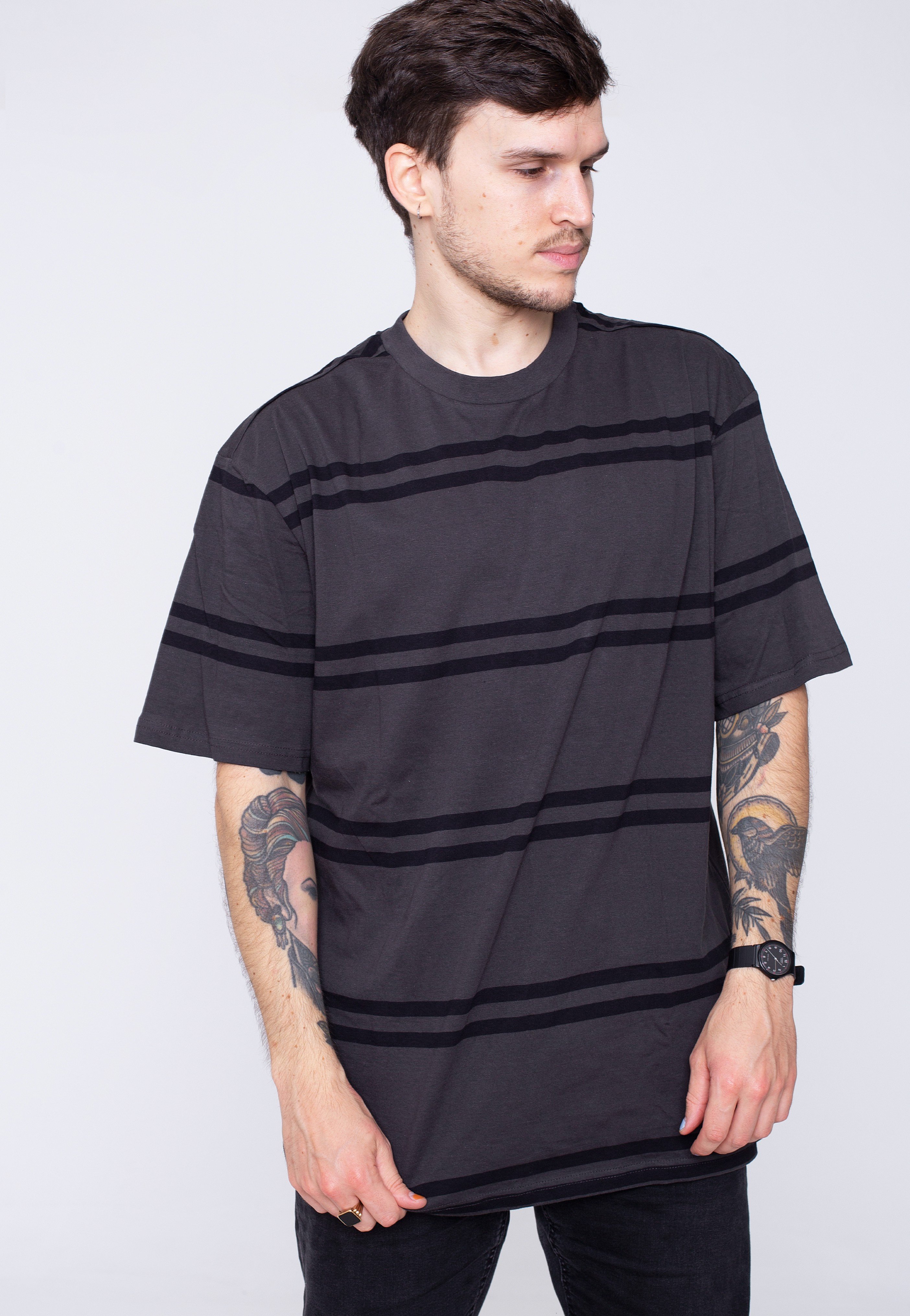 Urban Classics - Oversized Striped Black Bird/Black - - T-Shirts