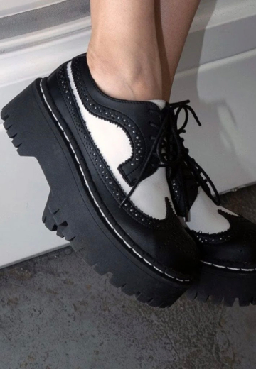 T.U.K. - Double Decker Brogue Lace Up Black/White - Girl Schuhe - Schwarz - EU 38 - Synthetic/Textile/Gummi,Kunstleder