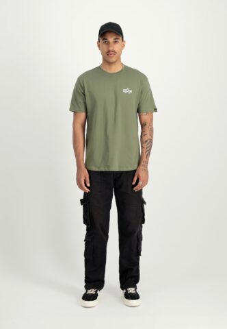 Alpha Industries – Signature BP Kaki – T-Shirt – Grün – L – 100% Baumwolle