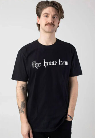 The Home Team – TCOL Cover – T-Shirt – Schwarz – S – 100% Baumwolle