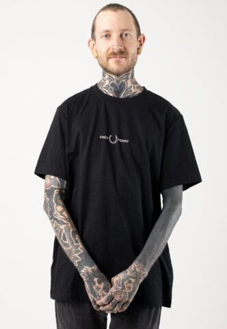 Fred Perry – Embroidered Black – T-Shirt – Schwarz – L – 100% Baumwolle