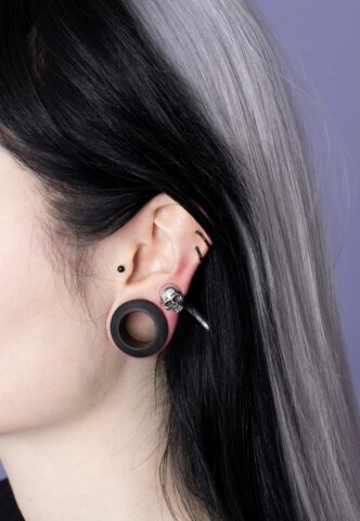Alchemy England – Tomb Skull Horn Silver – Ohrring – Grau – Onesize – Zinn