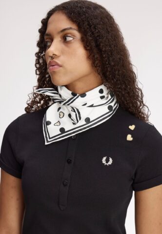 Fred Perry x Amy Winehouse – Amy Polka Dot Snow White – Schal – Weiß – Onesize – gid://shopify/Metaobject/68981162221