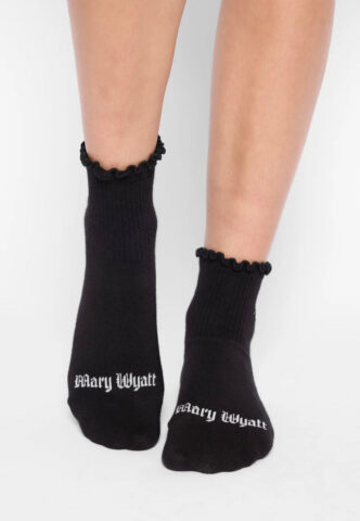Mary Wyatt – Corryn Frill Socks – Socken – Schwarz – Onesize – gid://shopify/Metaobject/321689616621