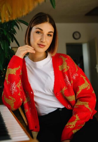 Urban Classics – Ladies Short Oversized Christmas Red/Gold – Cardigan – Rot – XS – 100% Polyacryl