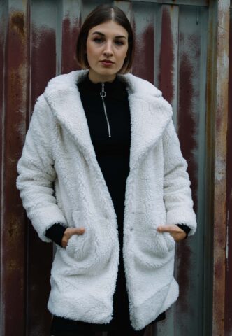 Urban Classics – Ladies Oversized Sherpa White Sand – Jacke – Beige – XL – 100% Polyester