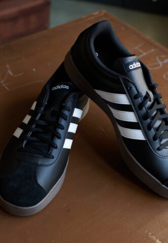Adidas – Vl Court Base Cblack/Ftwwht/Cblack – Schuhe – Schwarz – EU 40 2/3 – Synthetic/Textile/Gummi