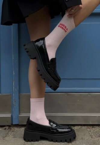 SaintSass – God Is A Woman – Socken – Pink – EU 35-38 – 80% Bio-Baumwolle, 18% Polyamid, 2% Elastan