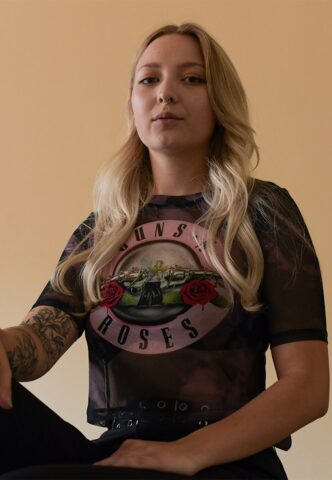Guns N‘ Roses – Pink Tint Bullet Logo Mesh Cropped – Girly – Schwarz – L – 95% Polyester, 5% Elastan