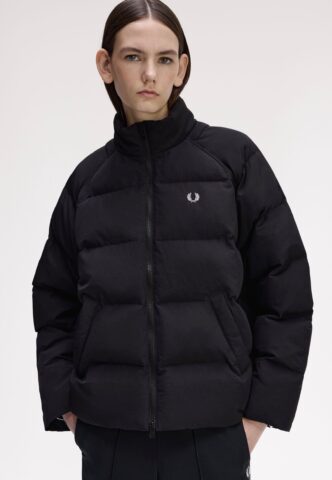 Fred Perry – Raglan Sleeve Padded Black – Jacke – Schwarz – X-Small – 100% Polyamid