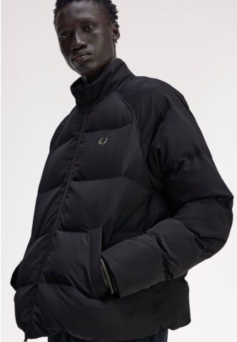 Fred Perry – Raglan Sleeve Padded Black – Jacke – Schwarz – M – 100% Polyamid