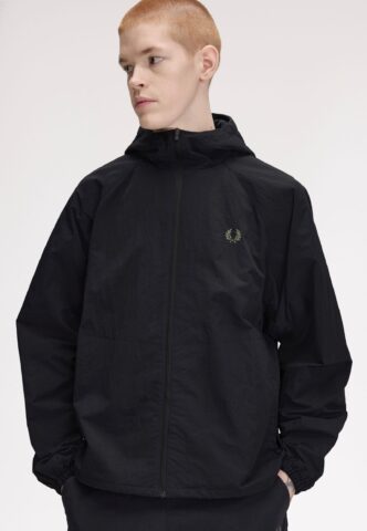 Fred Perry – Oversized Hooded Shell Black – Jacke – Schwarz – S – gid://shopify/Metaobject/162629648621