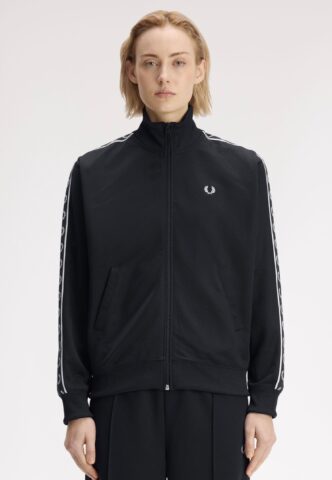 Fred Perry – Taped Track Navy – Trainingsjacke – gid://shopify/Metaobject/122014793965 – Small – gid://shopify/Metaobject/268984254701