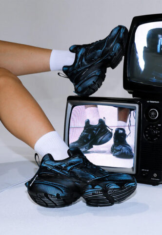 Koi Footwear x Hatsune Miku – Faded Hatsune Miku Mega Chunky Black – Girl Schuhe – Schwarz – EU 38 – Synthetic/Synthetic/Gummi