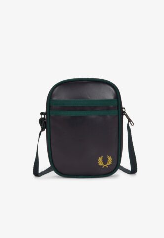 Fred Perry – Classic Small Side Navy/Grassroots – Crossbody Bag – gid://shopify/Metaobject/122014793965 – Onesize – gid://shopify/Metaobject/68981162221