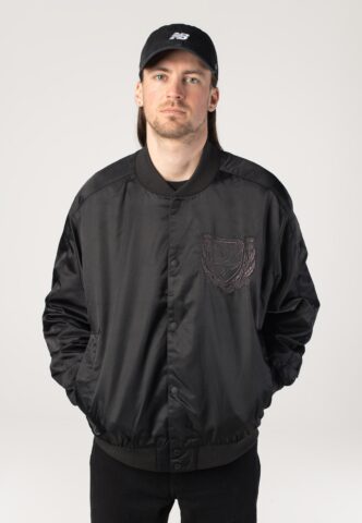 Lyle & Scott – Crest Varsity Jet Black – Jacke – Schwarz – M – 100% Nylon