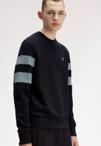 Fred Perry – Peached Tipped Sleeve Navy – Sweater – Blau – M – 100% Baumwolle