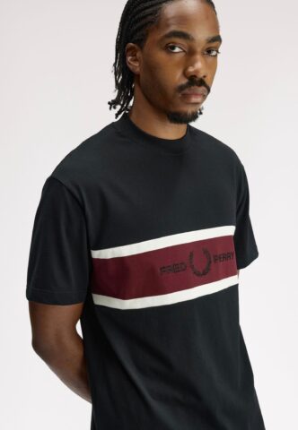 Fred Perry – Embroidered Panel Black – T-Shirt – Schwarz – M – 100% Baumwolle