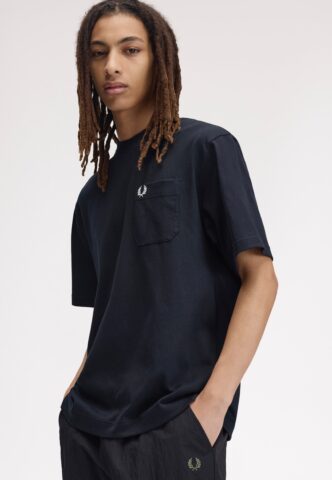 Fred Perry – Relaxed Navy – T-Shirt – gid://shopify/Metaobject/122014793965 – S – 100% Baumwolle
