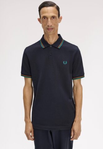 Fred Perry – Twin Tipped Navy/Dark Caramel/Sport Green – Polo – gid://shopify/Metaobject/122014793965 – S – 100% Baumwolle