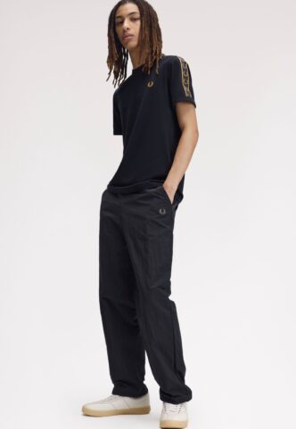 Fred Perry – Contrast Tape Ringer Navy – T-Shirt – gid://shopify/Metaobject/122014793965 – L – 100% Baumwolle