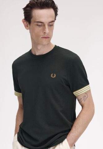 Fred Perry – Striped Cuff Night Green – T-Shirt – Grün – S – 100% Baumwolle