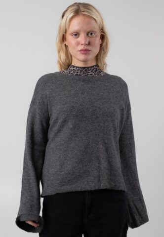 Noisy May – Beau Reversible Tie Dark Grey Melange – Pullover – Grau – L – gid://shopify/Metaobject/72785363181