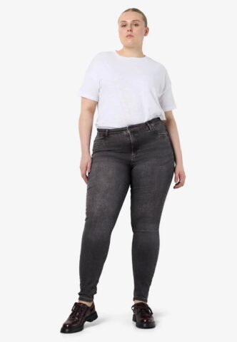 Noisy May – Callie Curve Medium Grey Denim – Jeans – Grau – W44 / L32 – 75% Baumwolle, 18% Polyester, 5% Viskose, 2% Elastan
