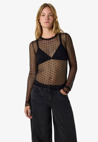 Noisy May – Judith Fitted Mesh O Neck Black Hearts – Oberteil – Schwarz – XS – 95% Polyester, 5% Elastan