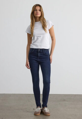 Noisy May – Sendie Dark Blue Denim – Jeans – Blau – W26 / L30 – 98% Baumwolle, 2% Elastan