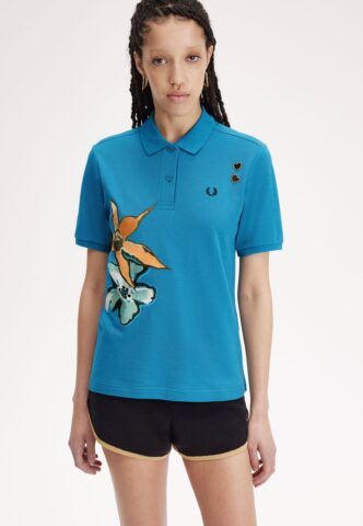 Fred Perry x Amy Winehouse – Embroidered Runaway Bay Ocean – Polo – Blau – X-Small – 100% Baumwolle