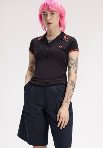 Fred Perry x Amy Winehouse – Pocket Detail Knitted Black – Polo – Schwarz – Small – 50% Viskose, 30% Polyester, 20% Nylon