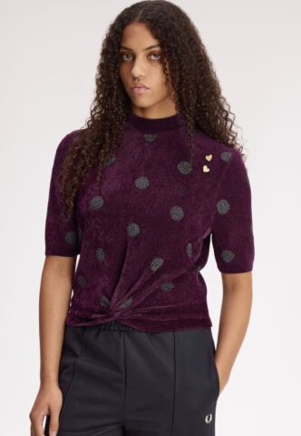 Fred Perry – Polka Dot Knitted Plum – Oberteil – Lila – Medium – gid://shopify/Metaobject/342448505069