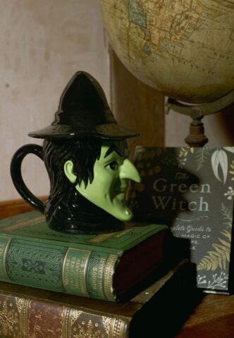 Killstar x Wizard Of OZ – Wicked Witch Shaped Black/Green – Tasse – Schwarz – Onesize – Stein