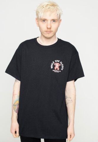 While She Sleeps – Mascot – T-Shirt – Schwarz – 3XL – 100% Baumwolle